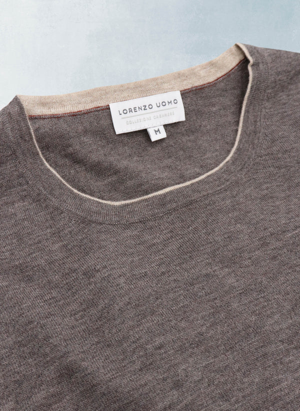 Collar Detail of Men's Sanremo Cashmere Long Sleeve Crew Neck Shirt Sweater in Heather Brown with contrasting collar