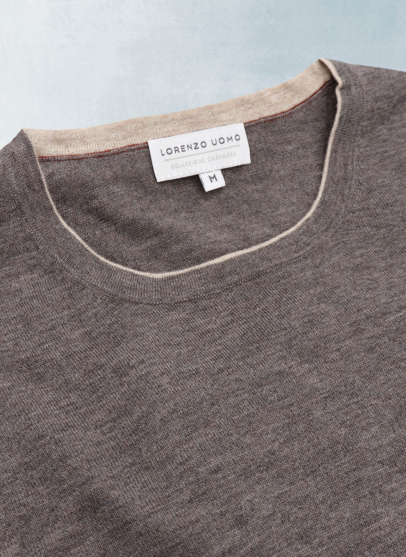 Collar Detail of Men's Sanremo Cashmere Long Sleeve Crew Neck Shirt Sweater in Heather Brown with contrasting collar